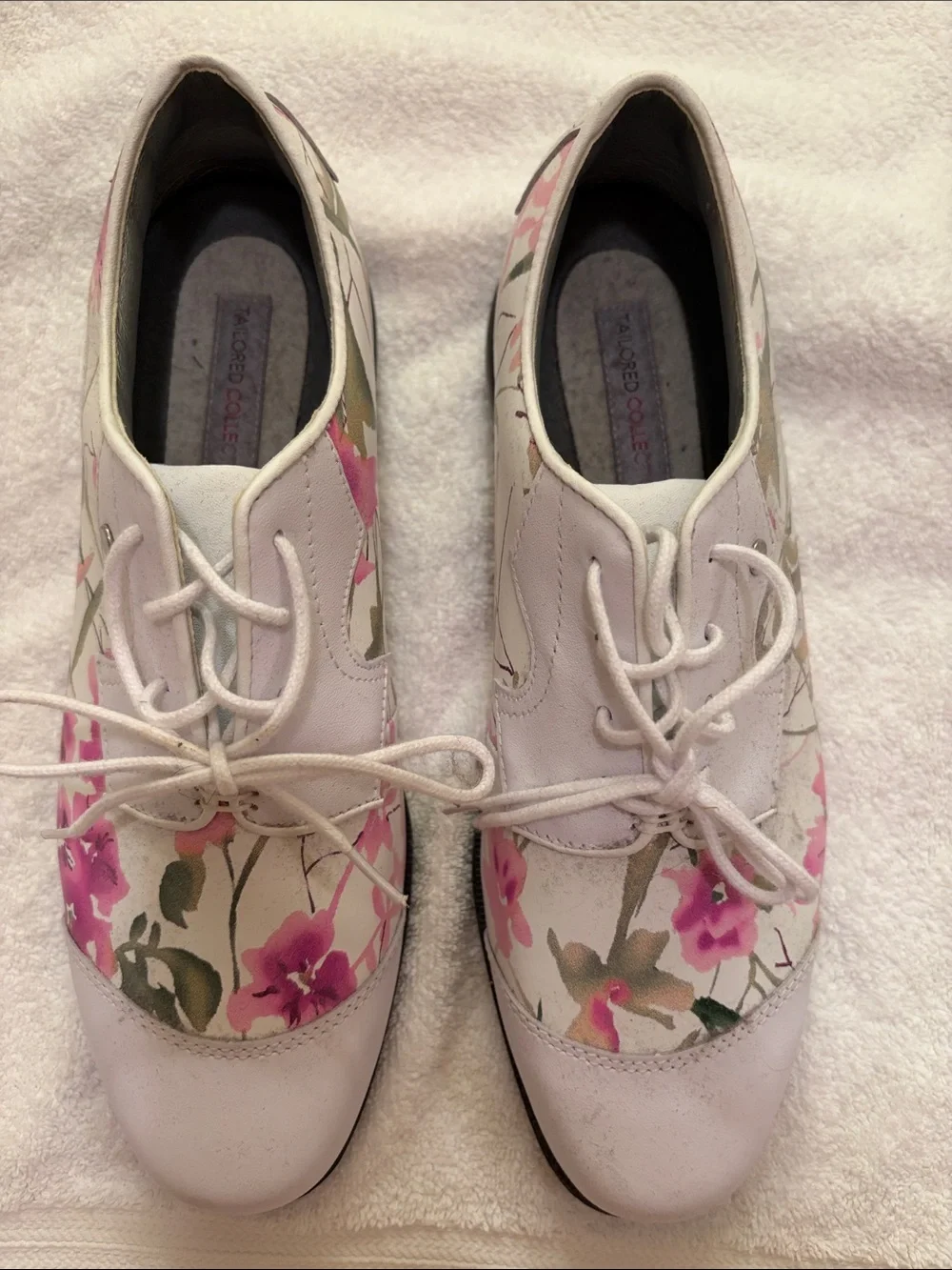 FootJoy White Floral Lace-Up Golf Shoes with Pink Accents
